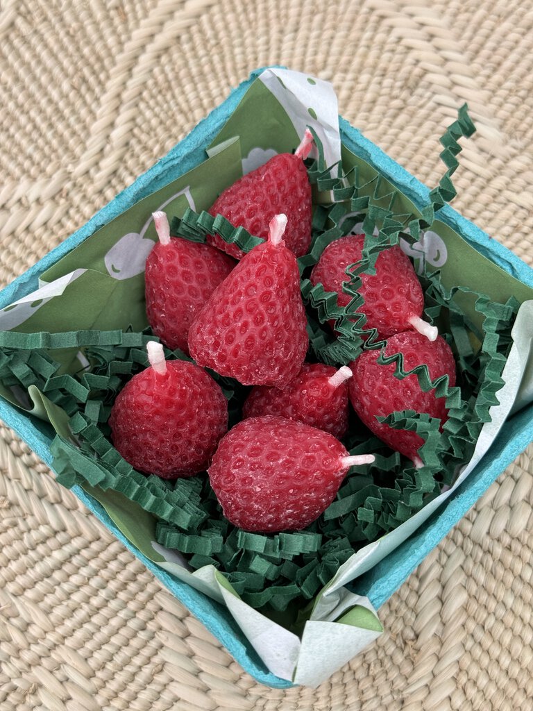 Happy Organics - Single Strawberry Beeswax Candle