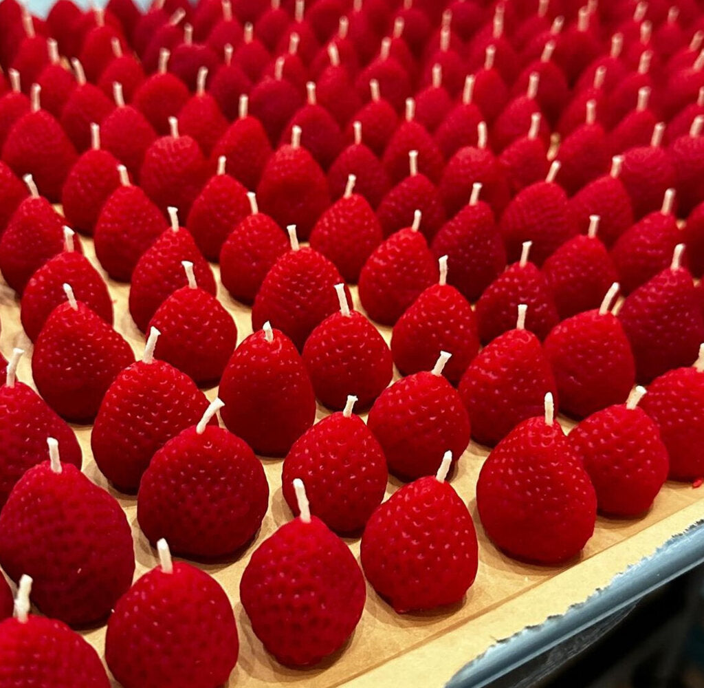 Happy Organics - Single Strawberry Beeswax Candle