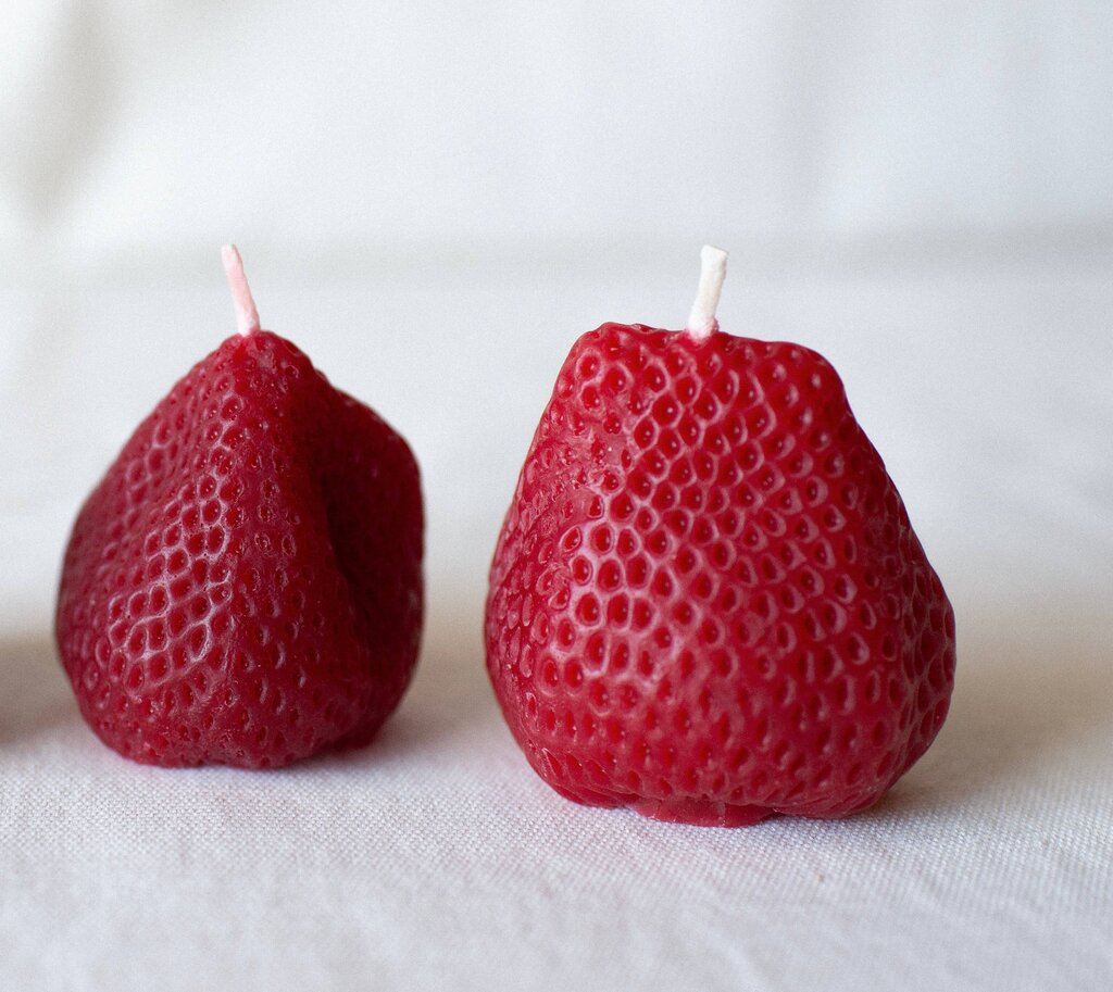 Happy Organics - Large Strawberry Beeswax Candle
