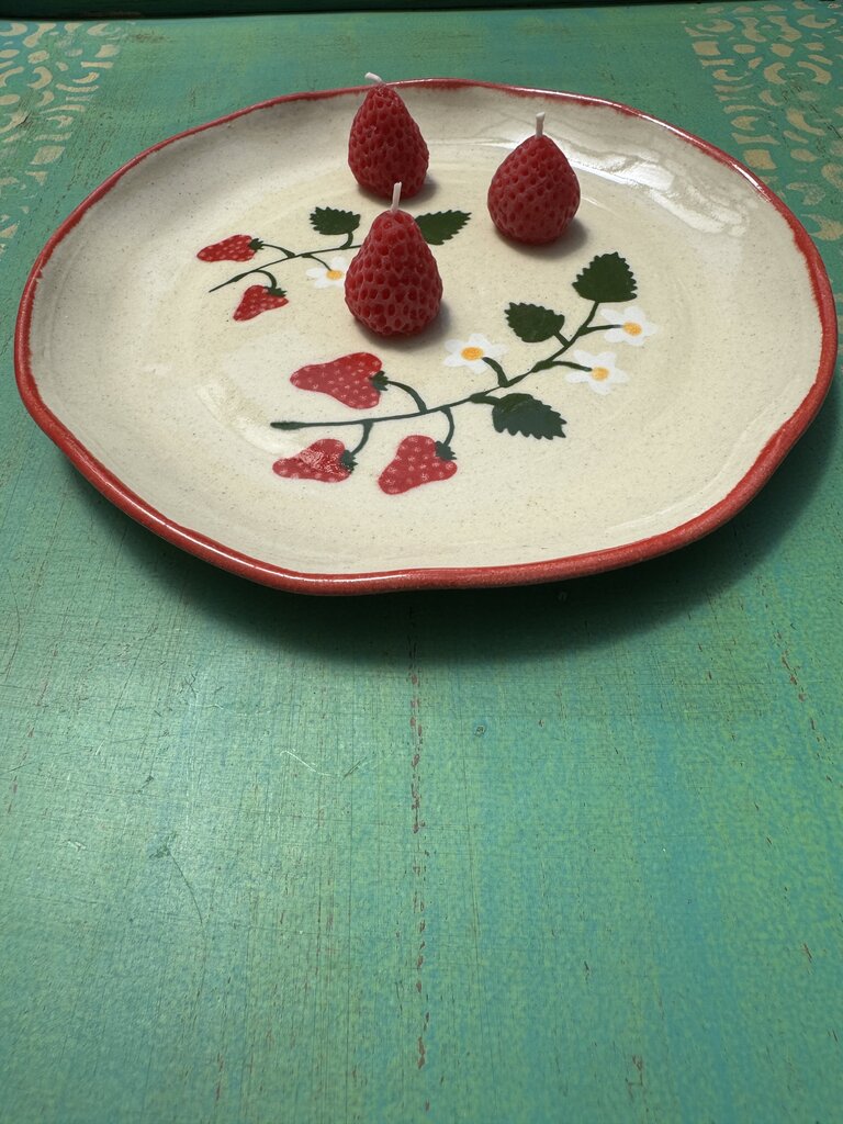 Happy Organics - Single Strawberry Beeswax Candle