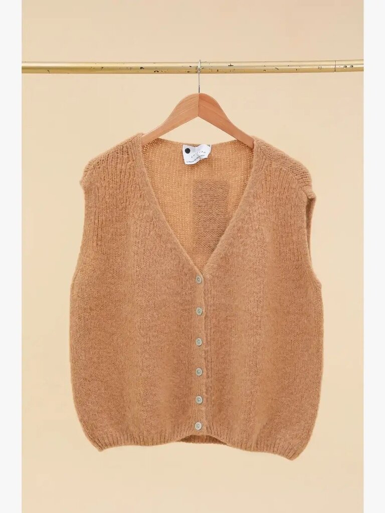 la maison des fibres naturelles - Camel Woolen Knit Vest - One Size