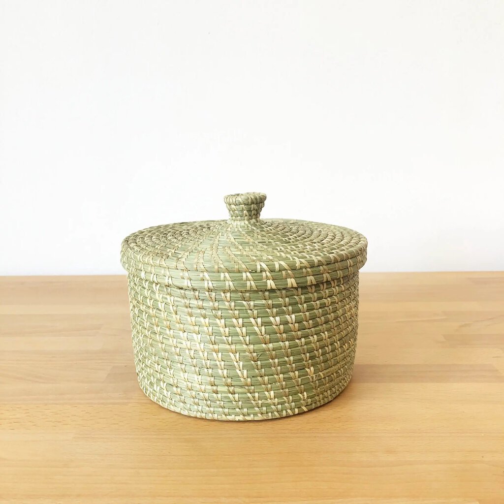 Amsha - Kivu Sweetgrass Lidded Basket