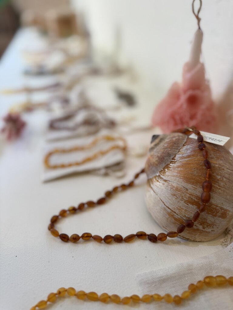 Canyon Leaf - Ombre Raw Baltic Amber Knotted Strand Necklace - Baby