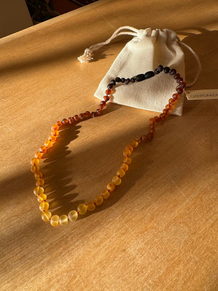 Canyon Leaf - Ombre Raw Baltic Sea Amber Knotted Strand Necklace - Adult 16" (dark clasp)