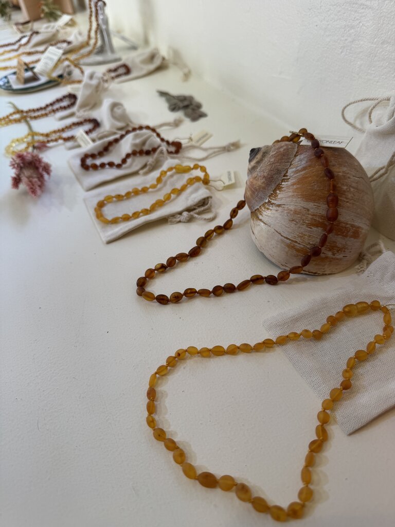 Canyon Leaf - Raw Honey Baltic Amber Knotted Strand Necklace - Baby