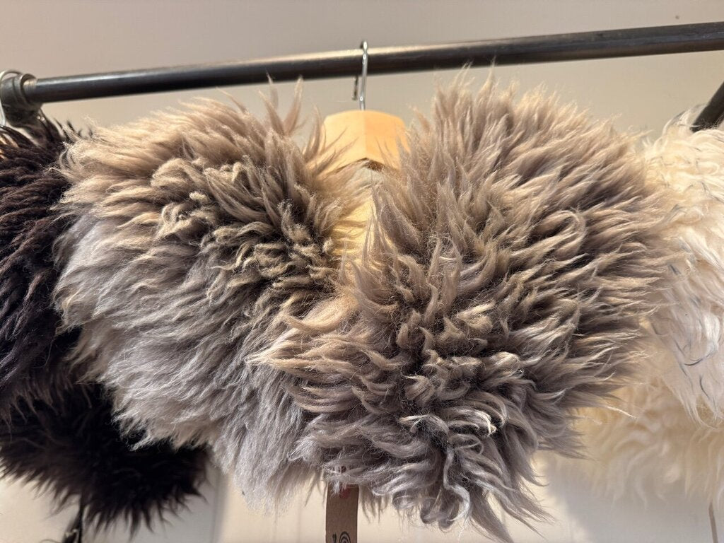 Beija Flor Rituals - Taupe Grey Long Shorn Shearling Collar