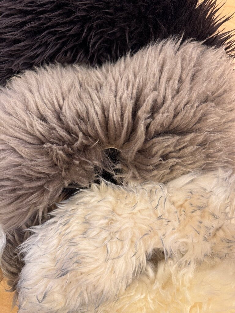Beija Flor Rituals - Taupe Grey Long Shorn Shearling Collar