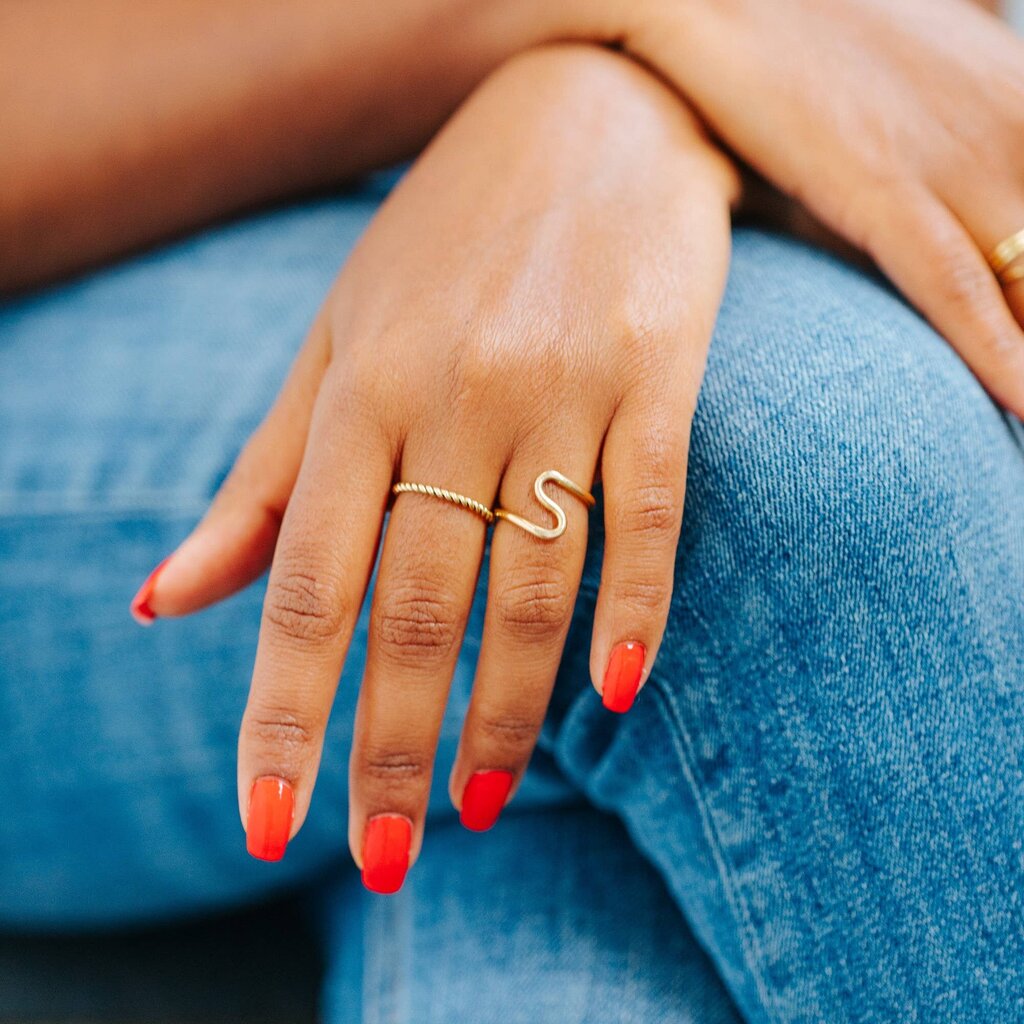Amsha - Wavy Ring - Size 8