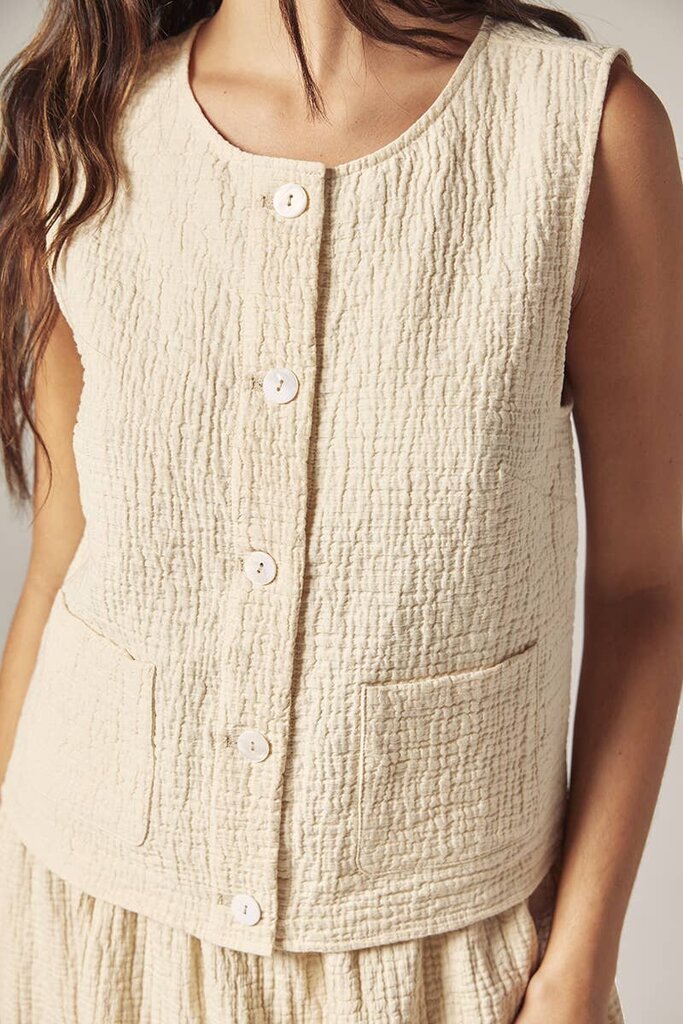 amente - Cream Button-front Crinkle Vest - Large