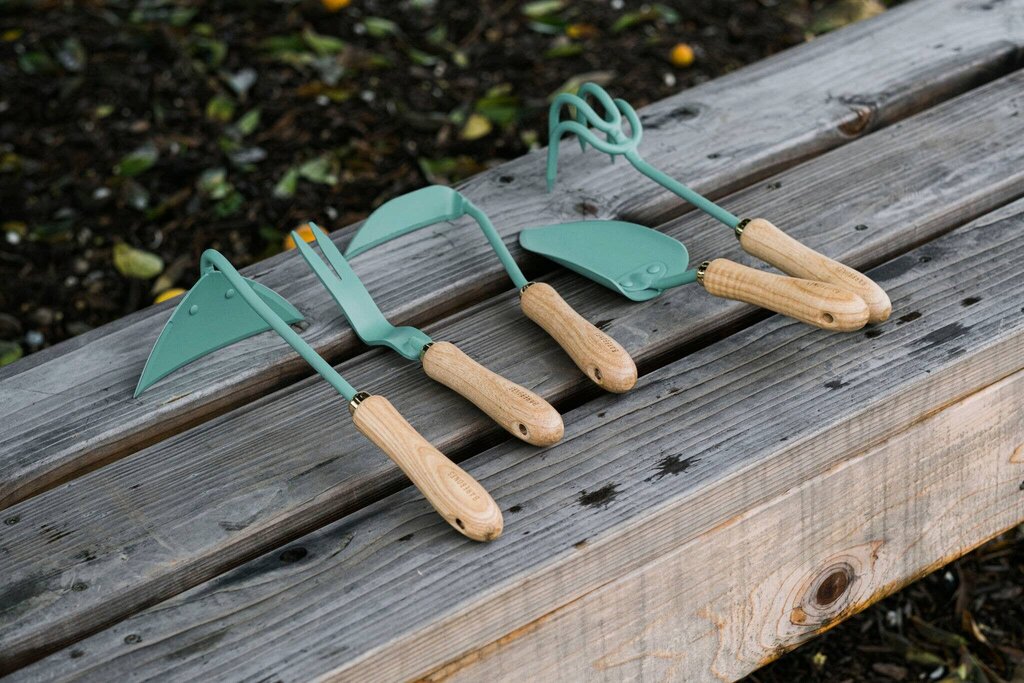 Barebones - Powdercoated Stainless Steel Japanese Weeding Hoe - Mint with Ash Handle