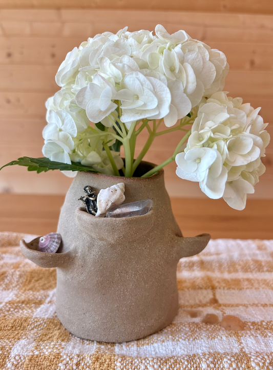 Roaming Barefoot - Tesoro Handbuilt Shelf Vase